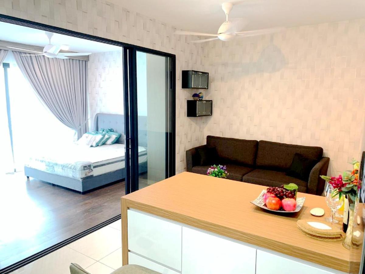Almas Suites Puteri Harbour Nusajaya  Exterior foto