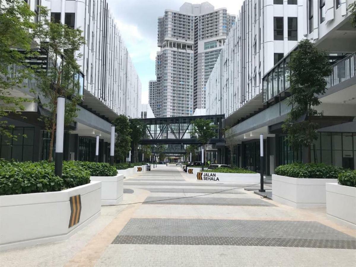 Almas Suites Puteri Harbour Nusajaya  Exterior foto