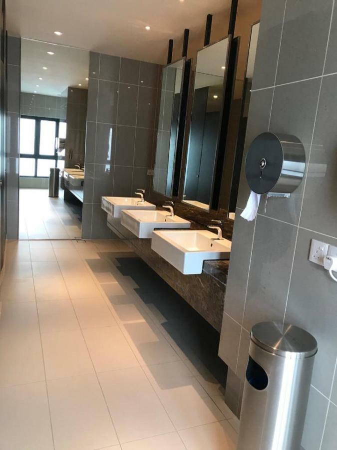 Almas Suites Puteri Harbour Nusajaya  Exterior foto